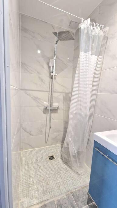 Appartement Hypercentre 301 +Wifi+Independant+ Cuisine Toilette Salle De Bain Privative Valenciennes Buitenkant foto